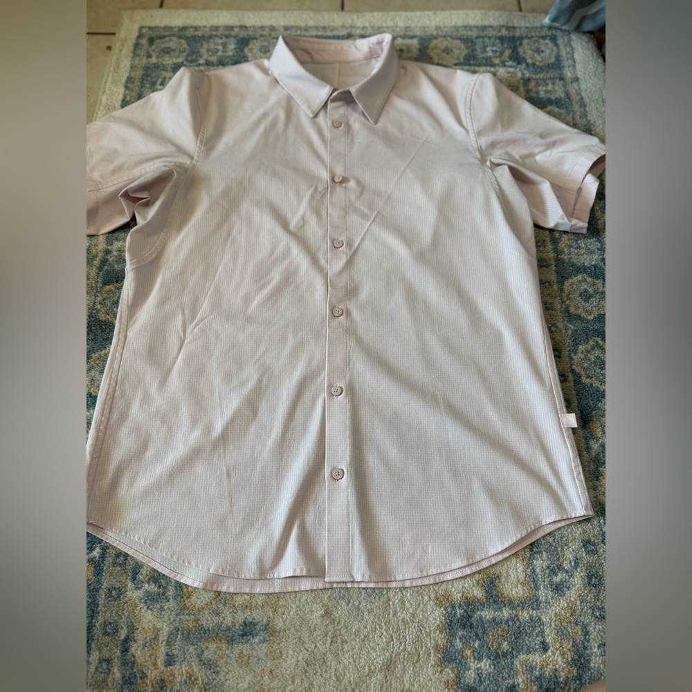 Lululemon Men's Light Pink Short Sleeve Shirt Size M